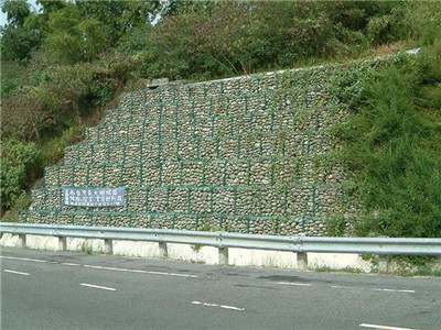 石籠網擋土墻